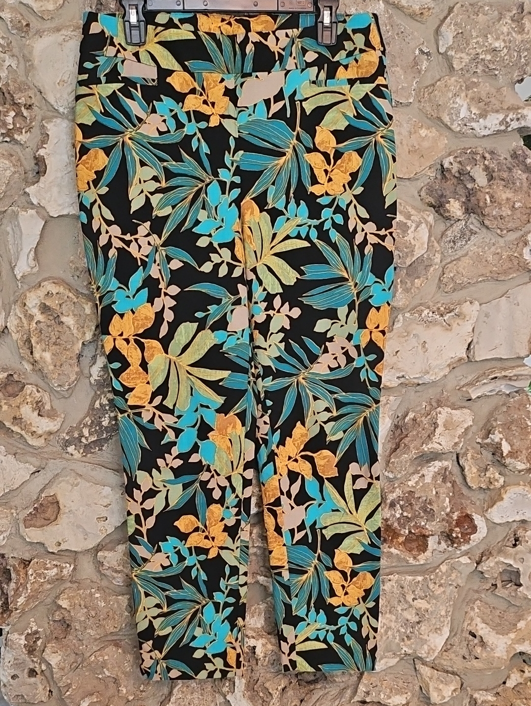 Chico's Black Pull On Crops With Teal, Green And Mustard Leaf Print